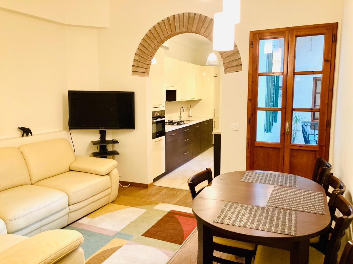 Deluxe Apartment In The Centre Of Florence Luaran gambar